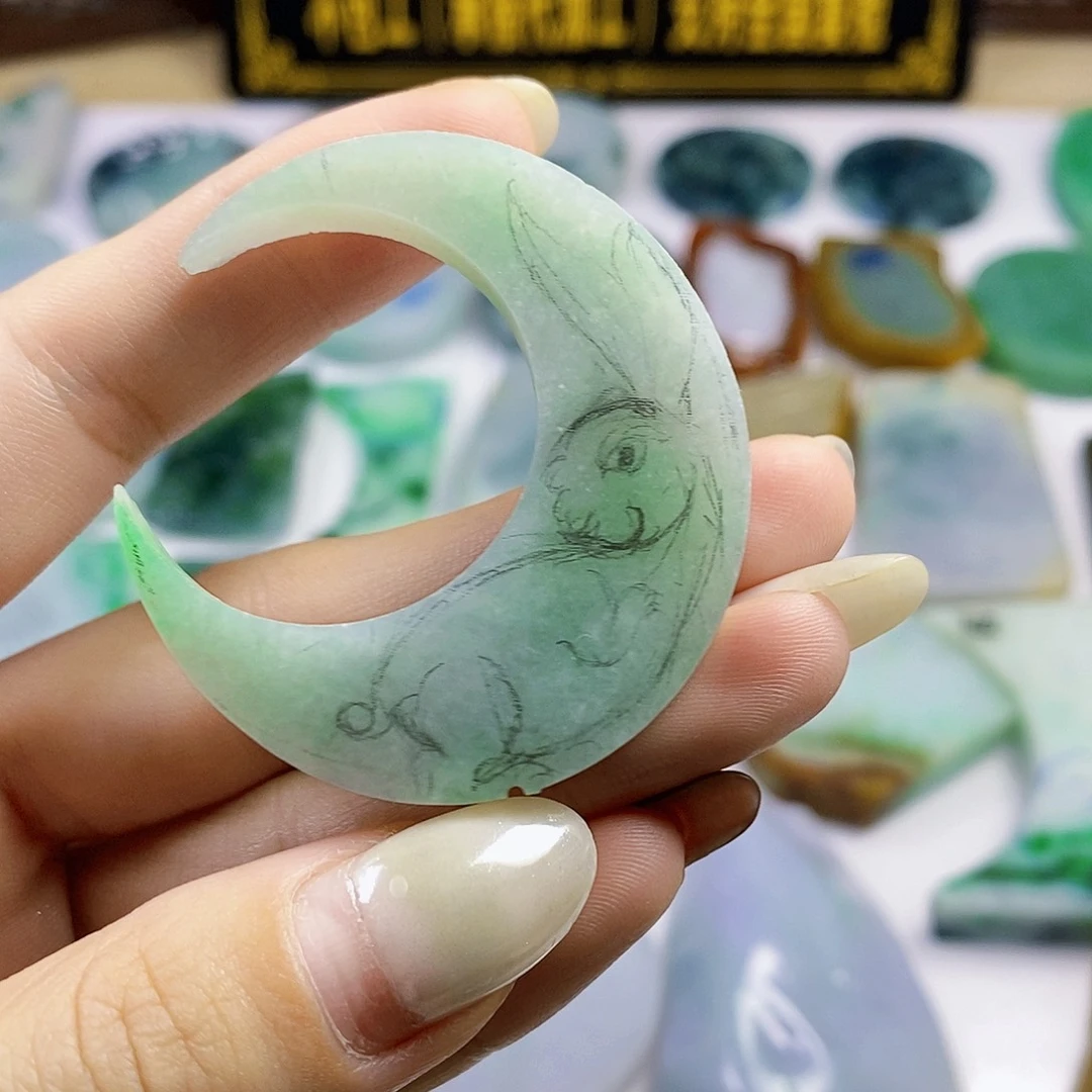 翡翠未镶嵌颈饰翡翠