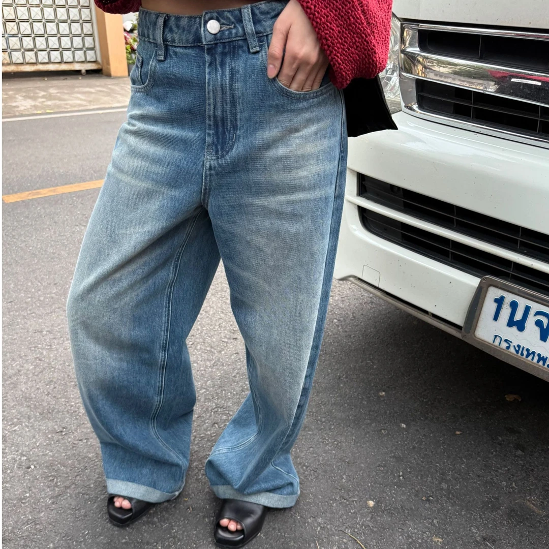 逸语IN choose u笑笑家2025春季洗水磨白小卷边阔腿牛仔裤潮89701