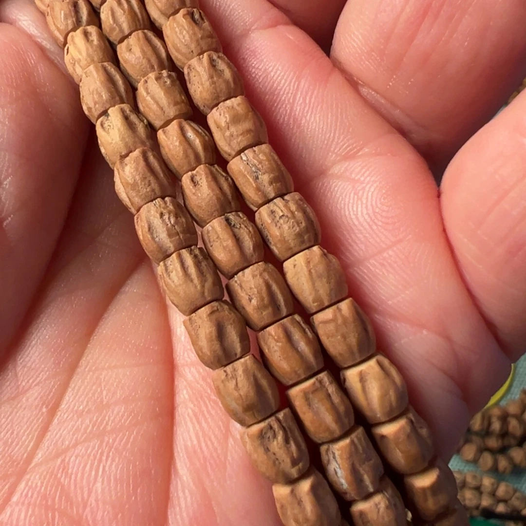 柏香籽/百香籽吊坠F194