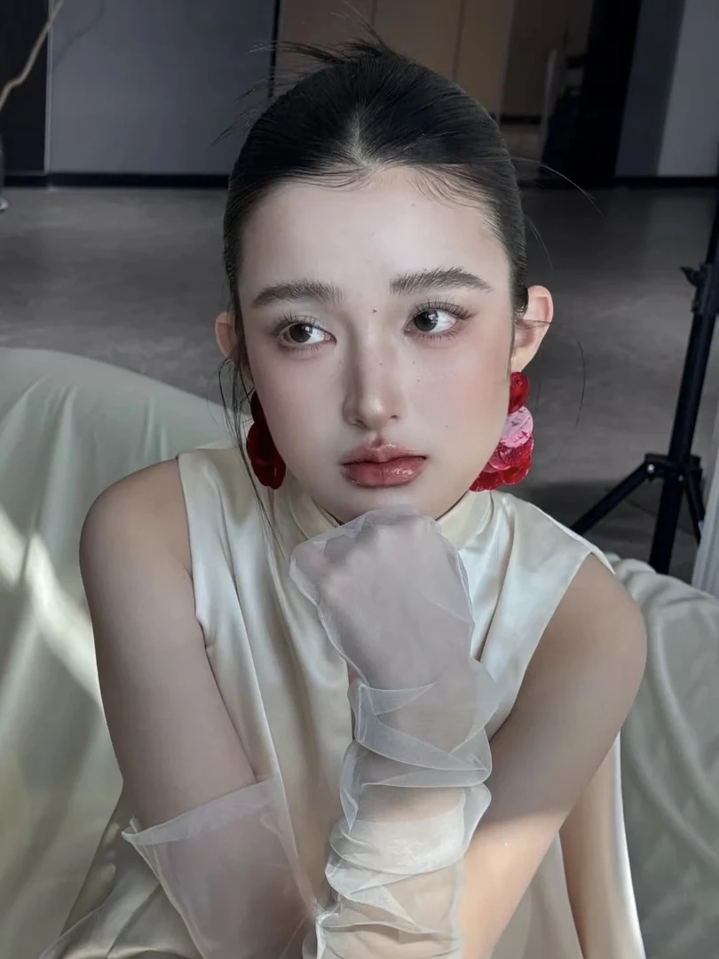 合金耳饰 沁心｜E13新款天然红色贝壳 耳饰