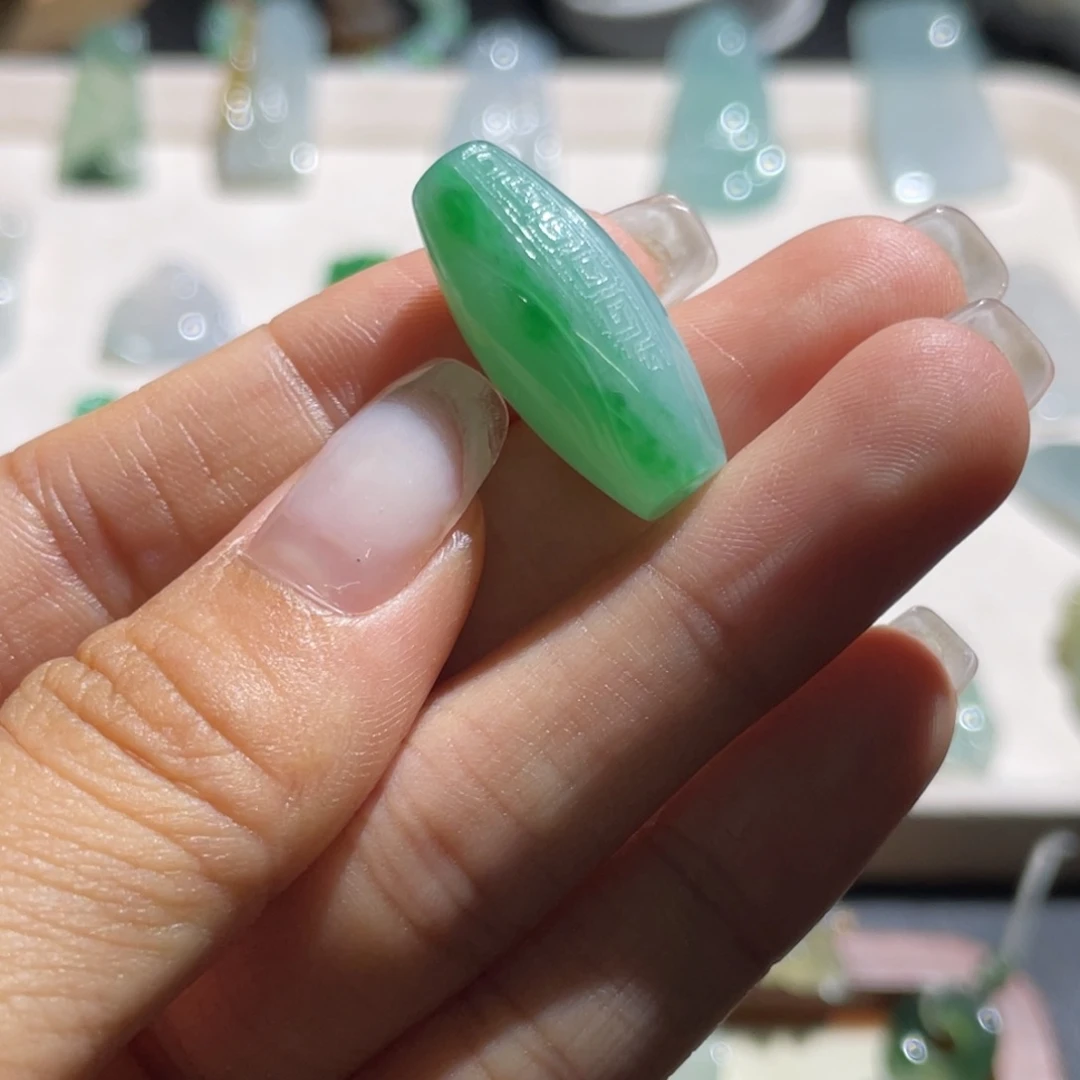 吊坠(不含链)未镶嵌翡翠天珠