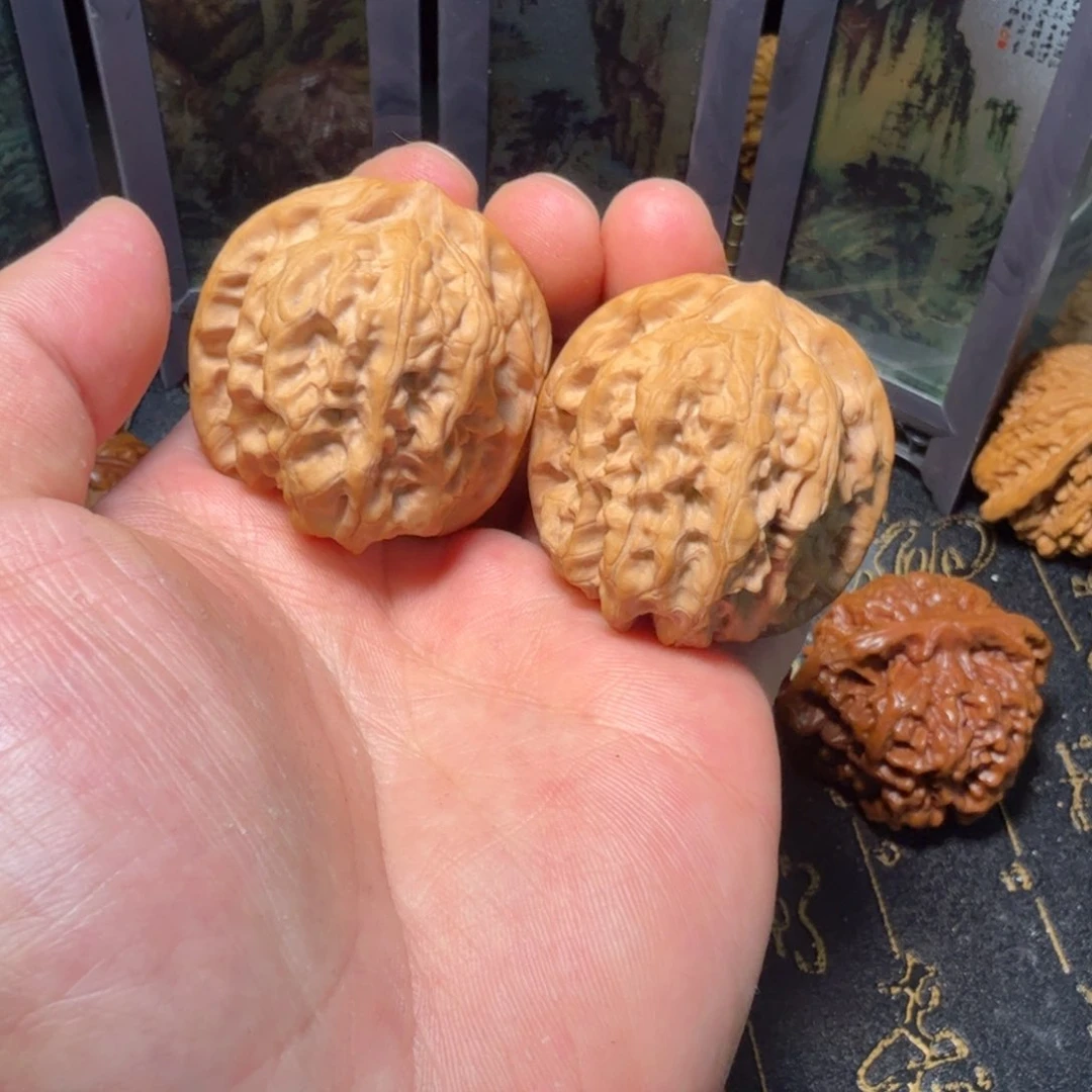 文玩核桃吊坠磐石40