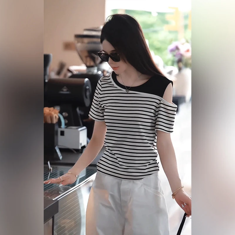 时尚假两件撞色拼接条纹短袖t恤女2025新款夏季爆款薄款露肩上衣