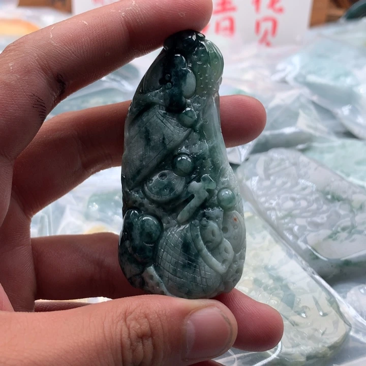翡翠未镶嵌颈饰保真天然A货翡翠
