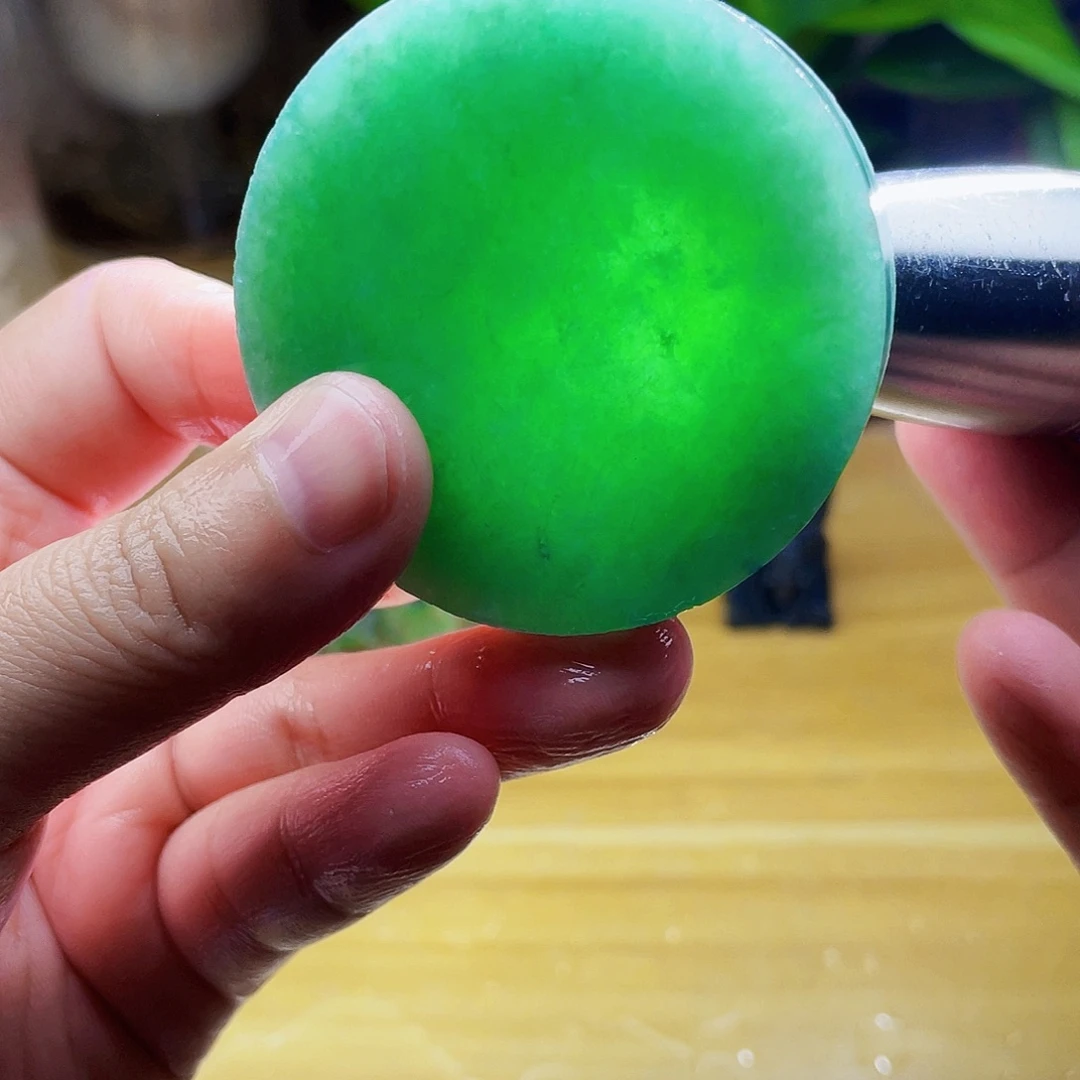 翡翠未镶嵌颈饰毛料17