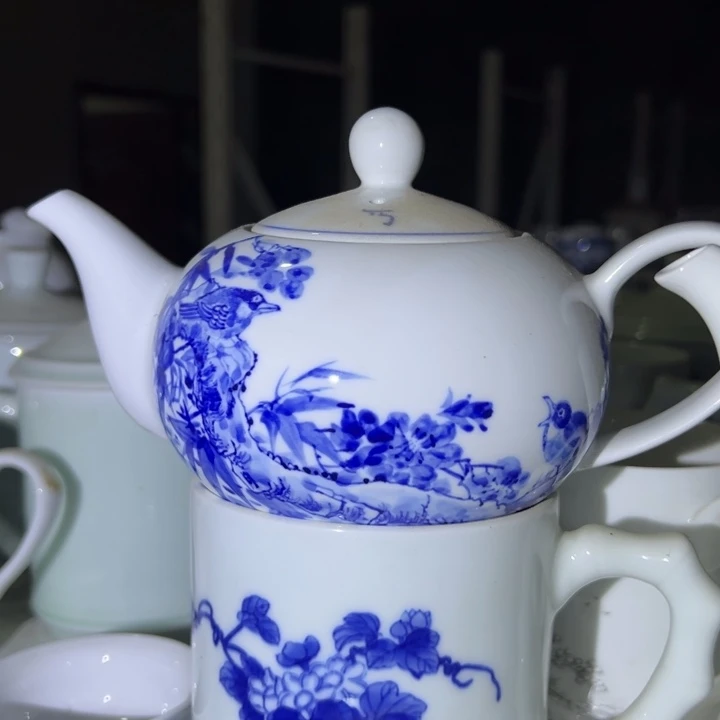 手绘微瑕500毫升茶壶
