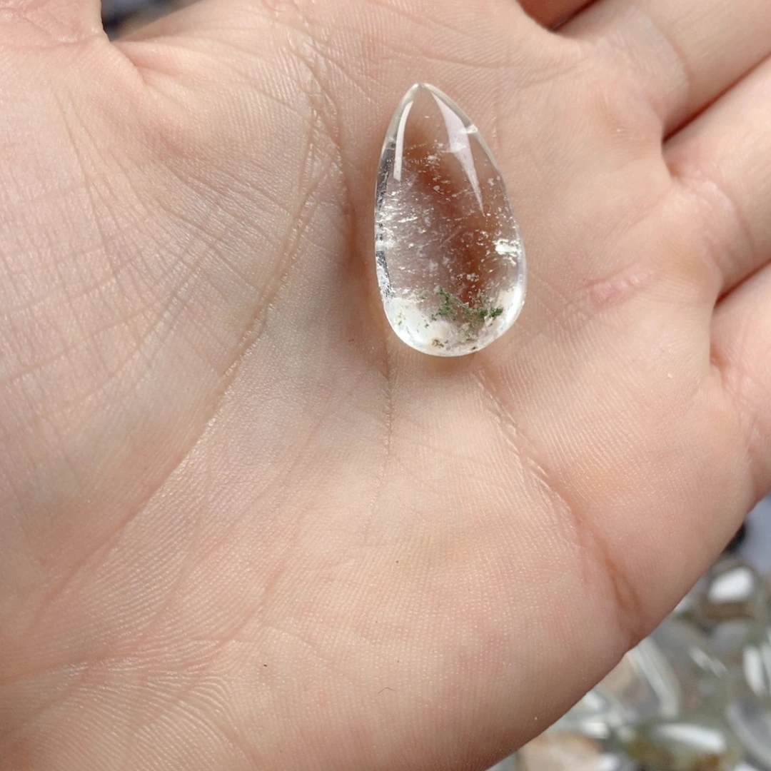 水晶未镶嵌颈饰56。