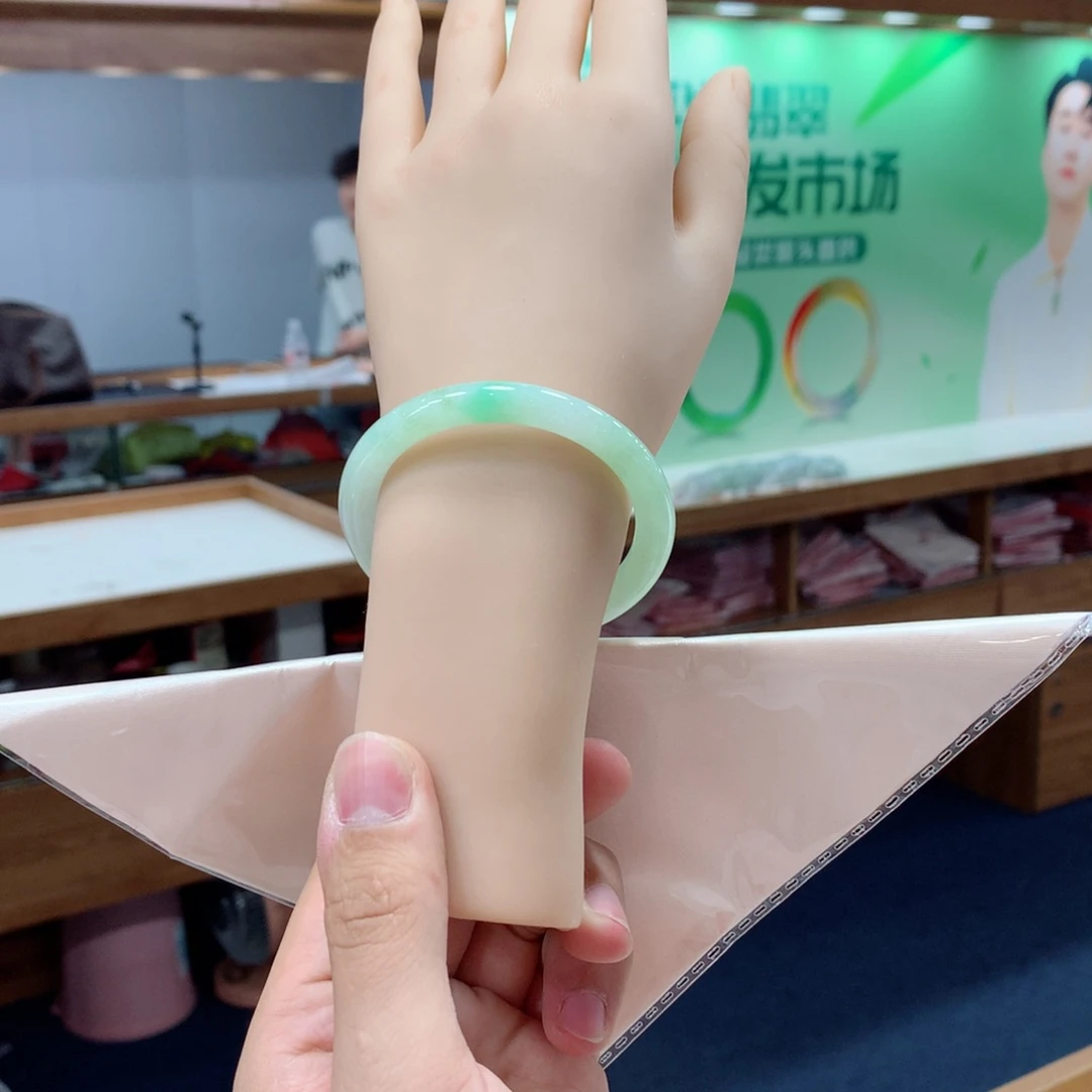 翡翠手镯未镶嵌买断