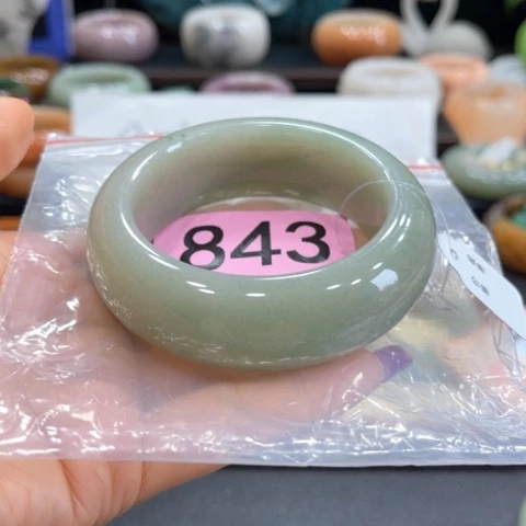 未镶嵌手镯石英质玉