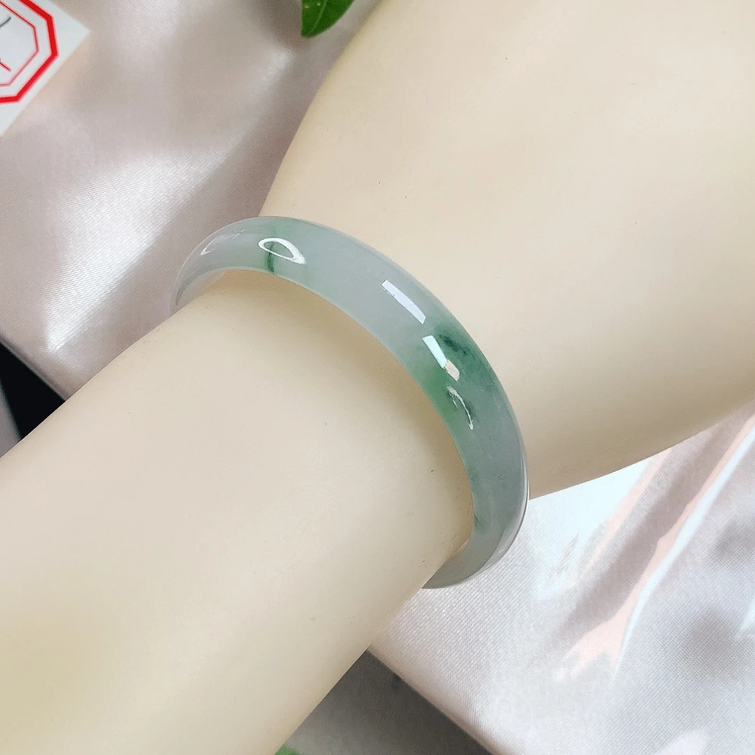 翡翠未镶嵌手镯 正圈48+