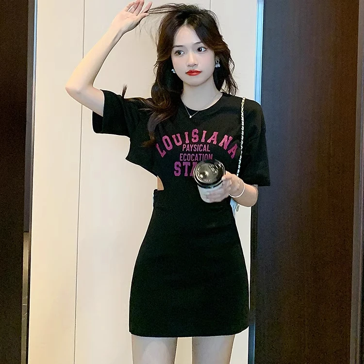 设计感镂空露腰连衣裙女2025夏季新款字母印花修身短袖包臀短裙子