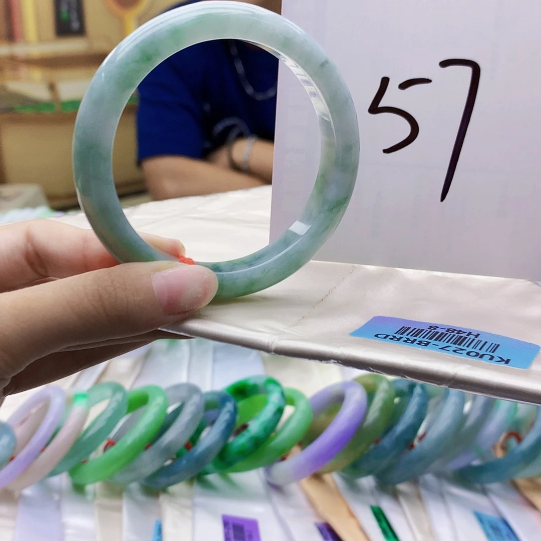 翡翠未镶嵌手镯vvv