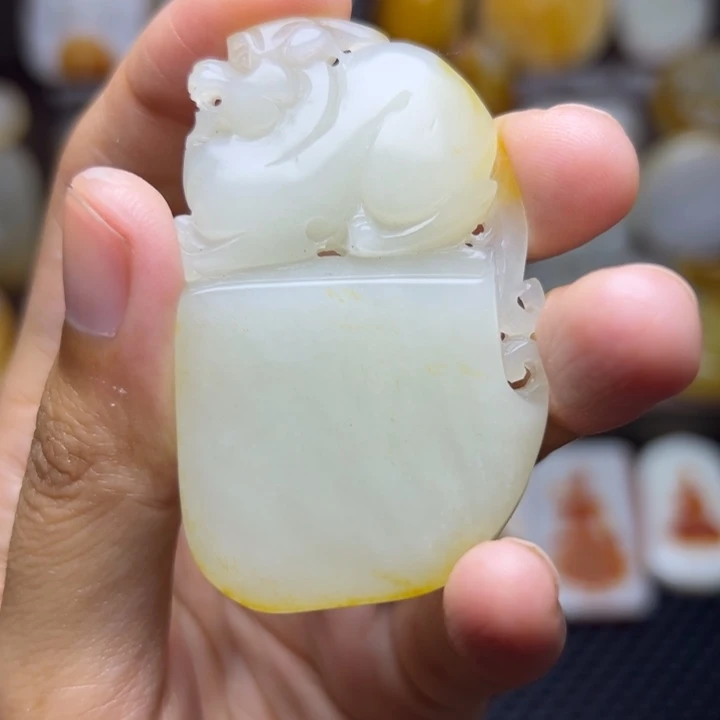 和田玉未镶嵌挂件