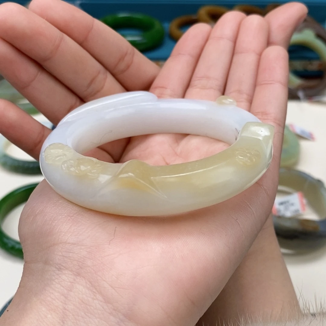 和田玉手镯 未镶嵌行*