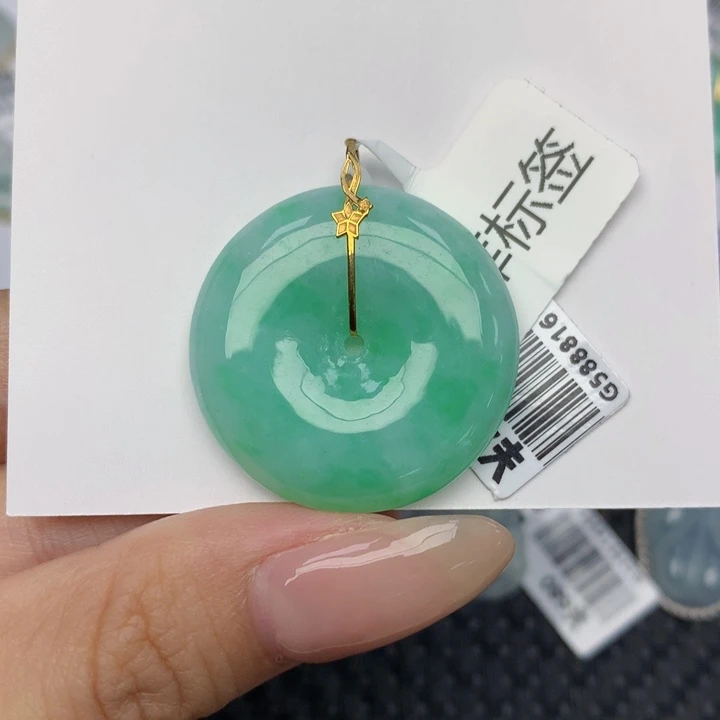翡翠18K金镶嵌颈饰水**毛翡翠