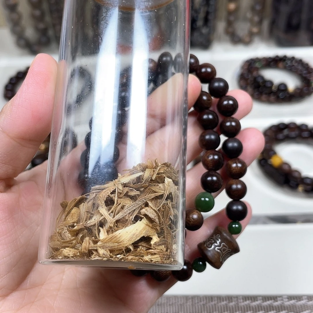 沉香碎屑沉香+越南芽庄白奇楠留疤料0.8