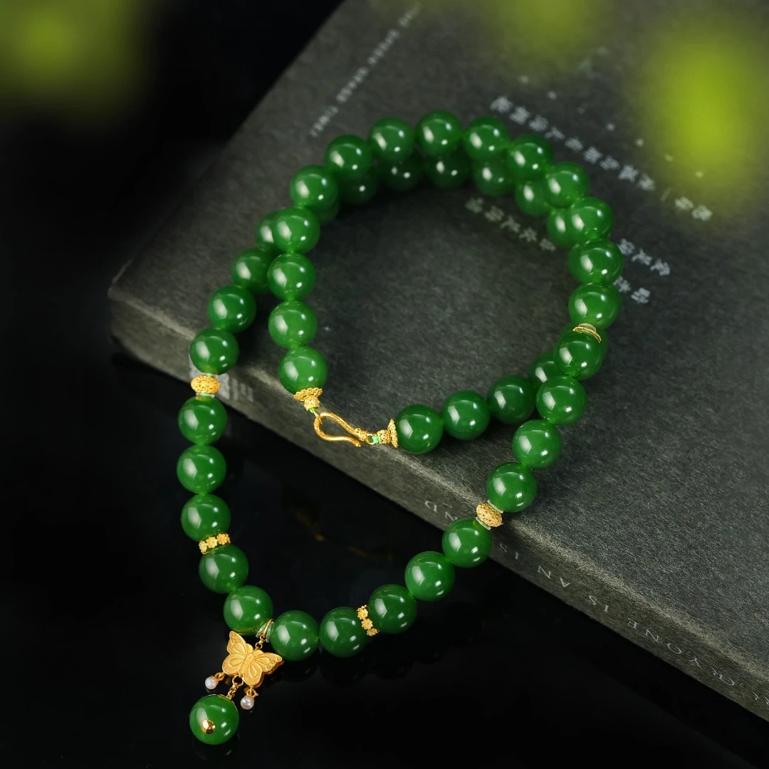 白玉世家化蝶/18K金收藏级碧玉项链