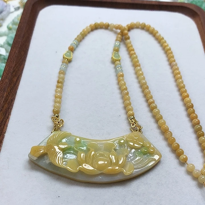 翡翠颈饰未镶嵌吊坠