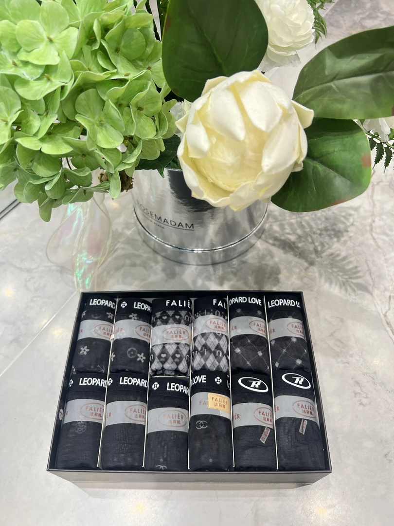 女士冰丝网纱字母菱格内裤90斤到135斤