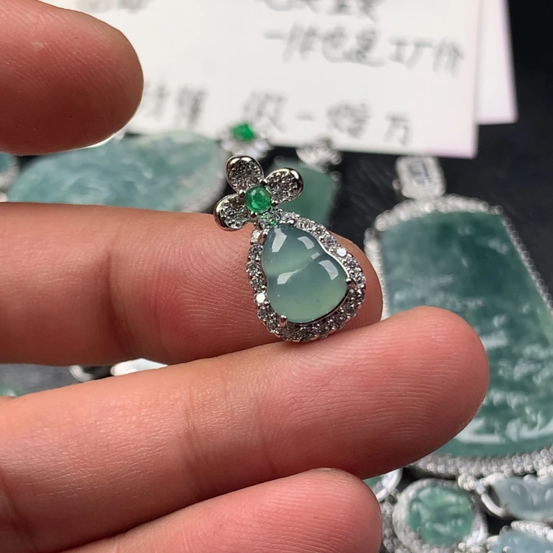 颈饰未镶嵌翡翠葫芦