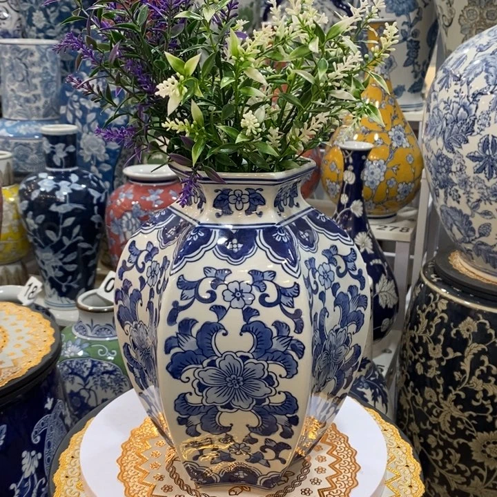 【闪购商品】摆件陶瓷六角花瓶摆件。。。