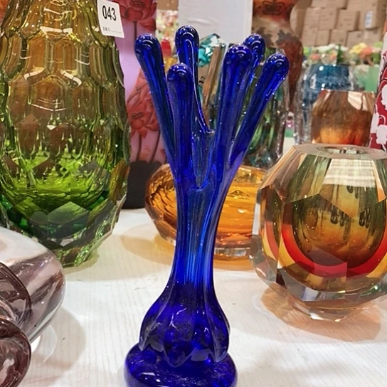 琉璃花瓶高19厘米口径4厘米