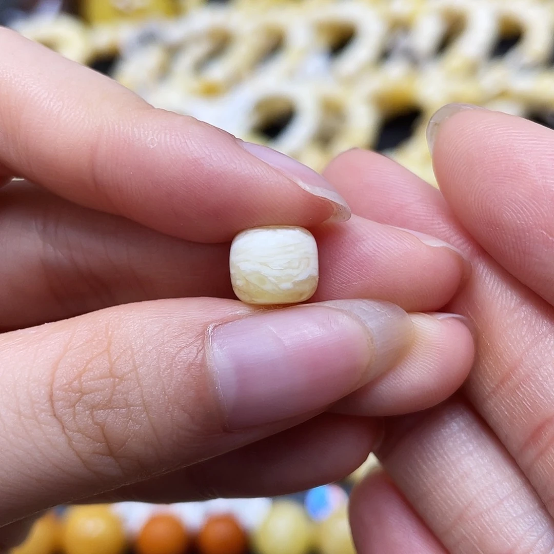 未镶嵌蜜蜡裸石老型9✖️8mm瑕