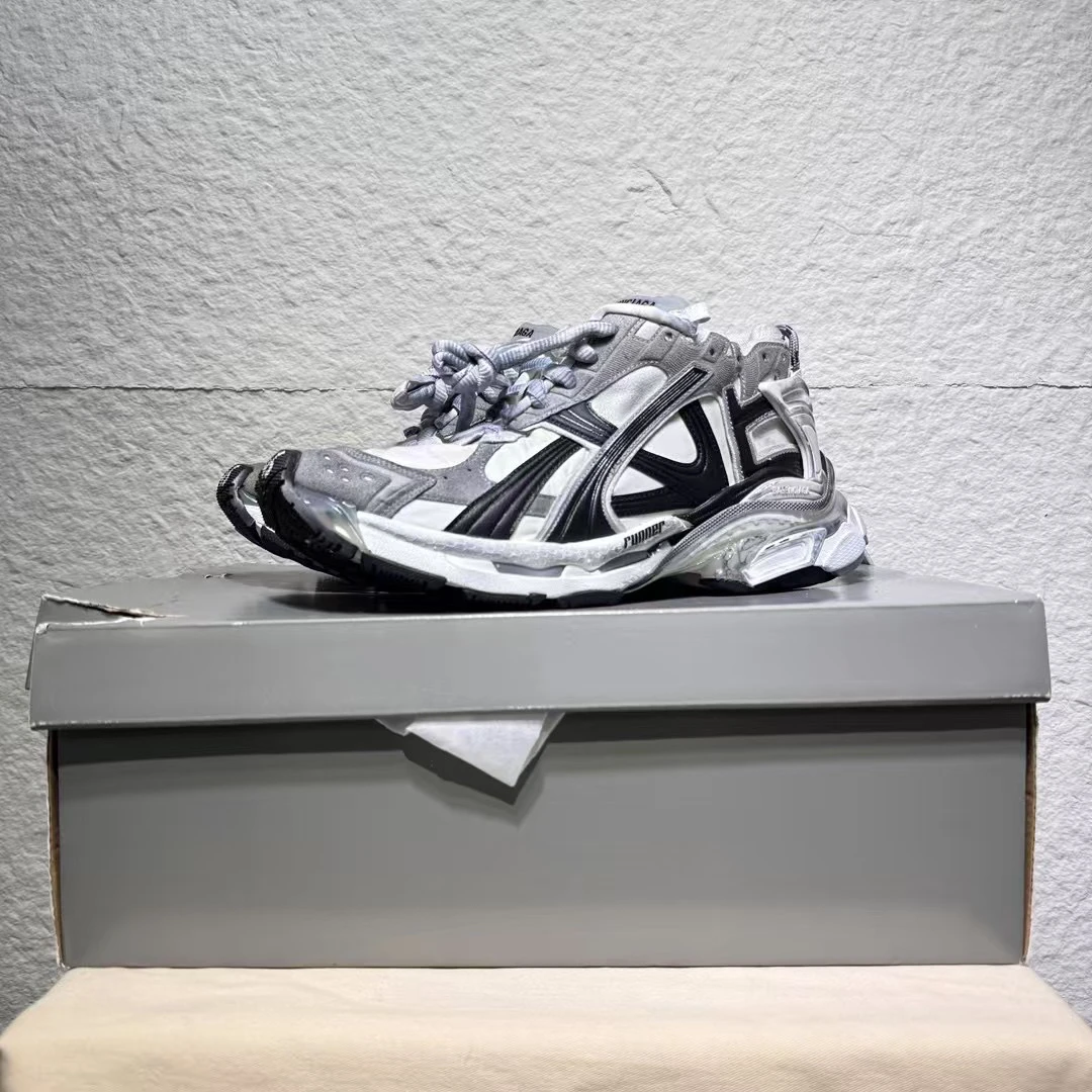 全新未使用 Balenciaga/巴黎世家 45码 男款 灰黑色 原盒 鞋子