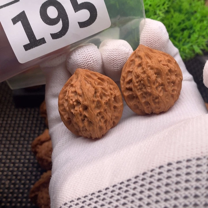 文玩核桃把件野生34