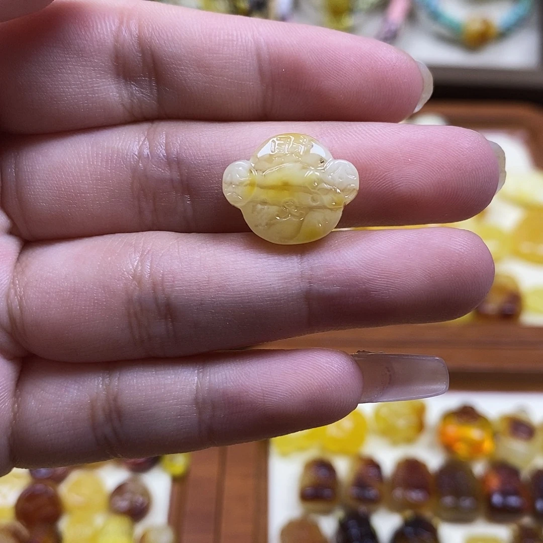 琥珀未镶嵌珠宝奇石