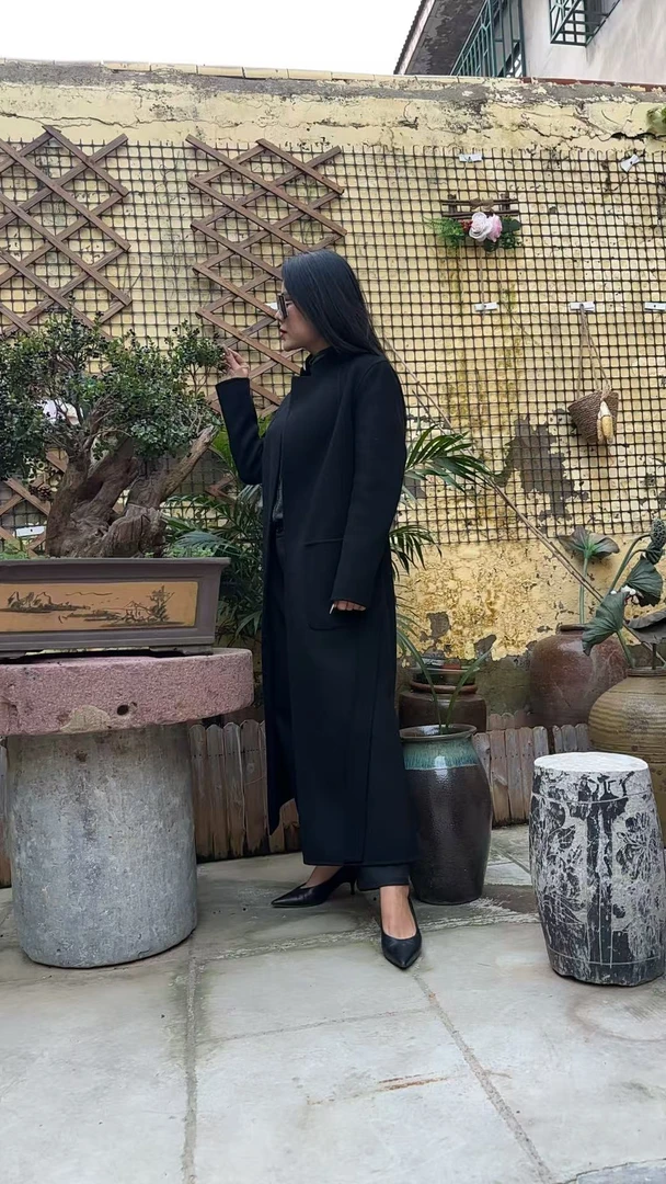 气质高级感中长款立领羊绒大衣新款赫本风黑色修身外套