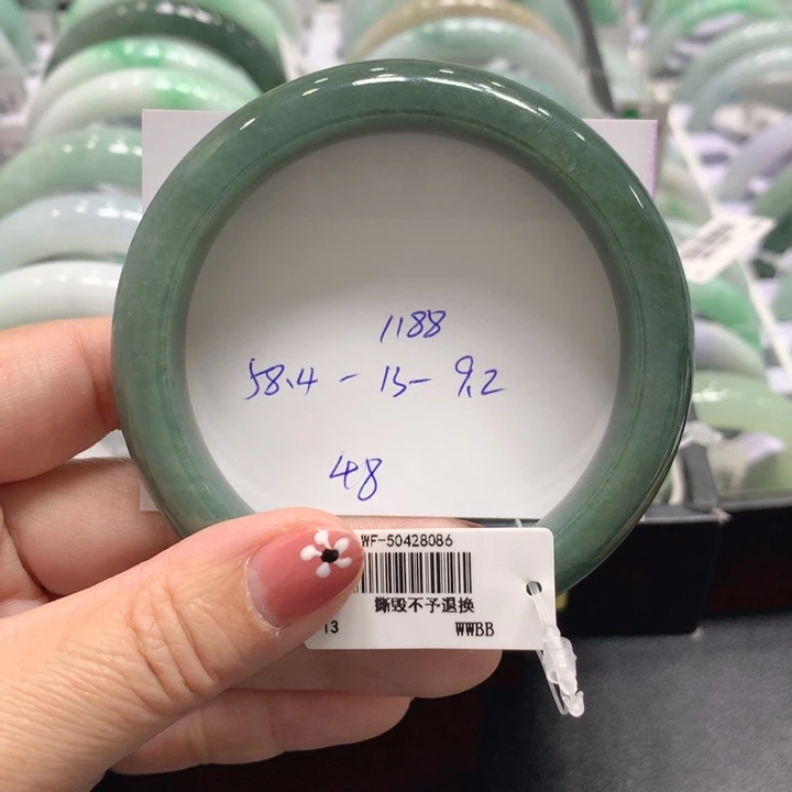 翡翠未镶嵌手镯48