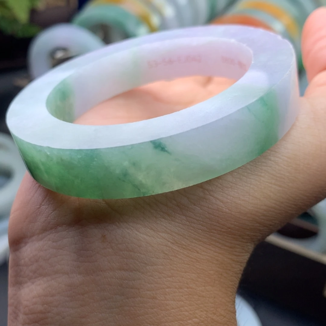 定制翡翠未镶嵌手镯不退不换