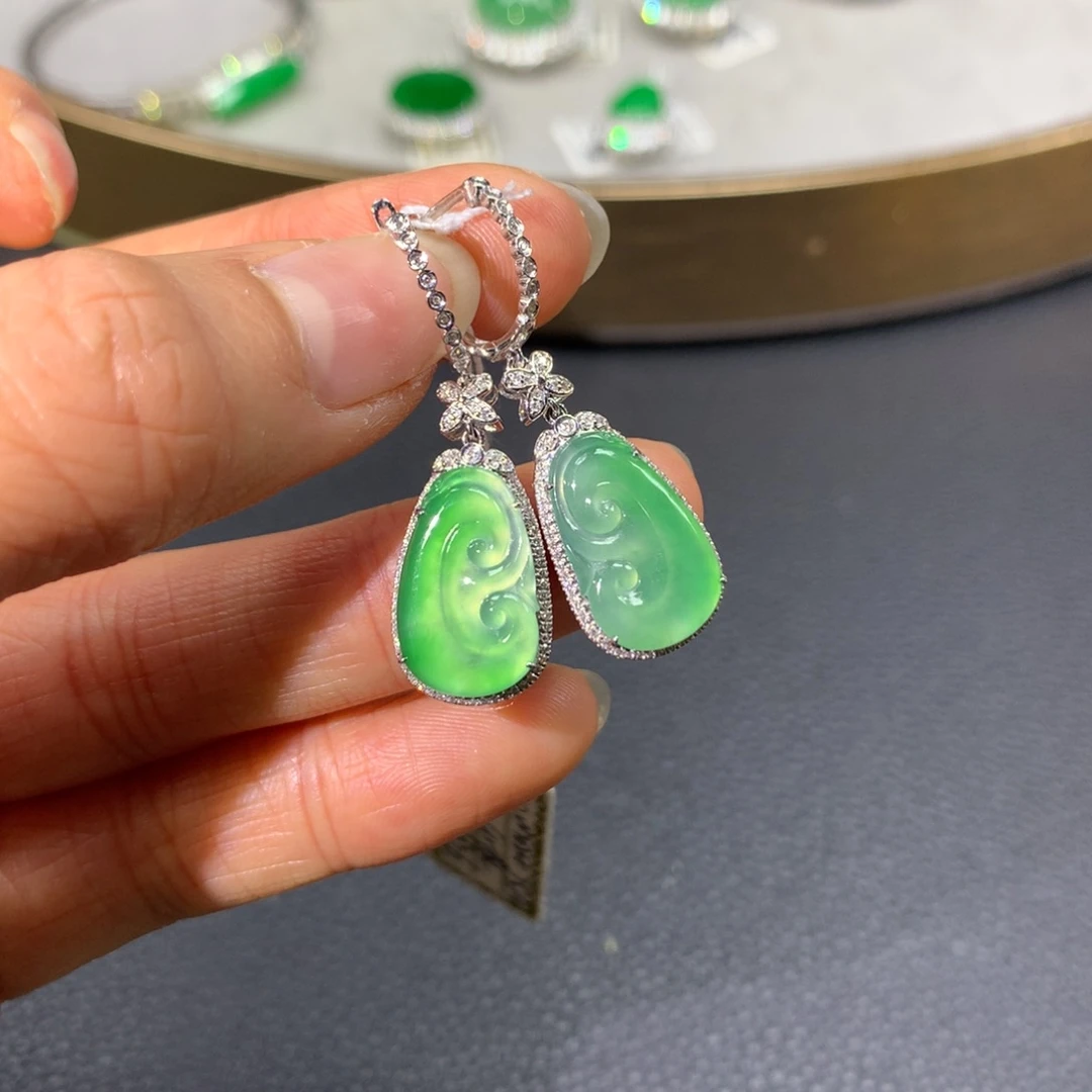 翡翠耳饰18K金镶嵌翡翠