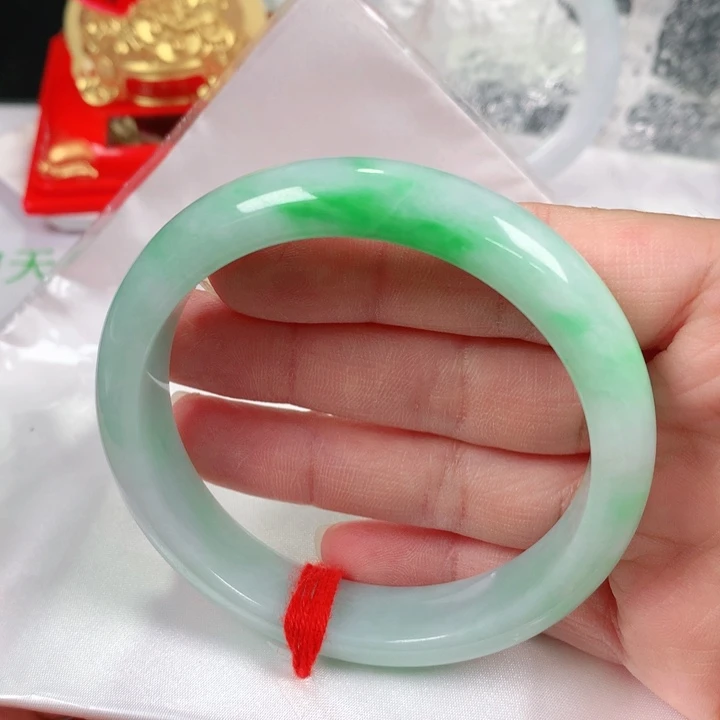 翡翠手镯未镶嵌   编号0221 正圈58