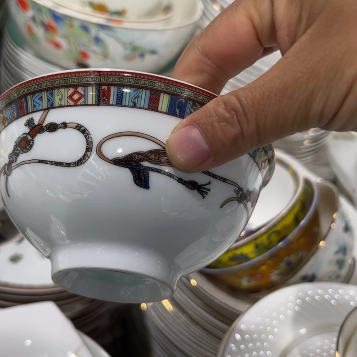 瓷片爱马仕碗八个4.5寸