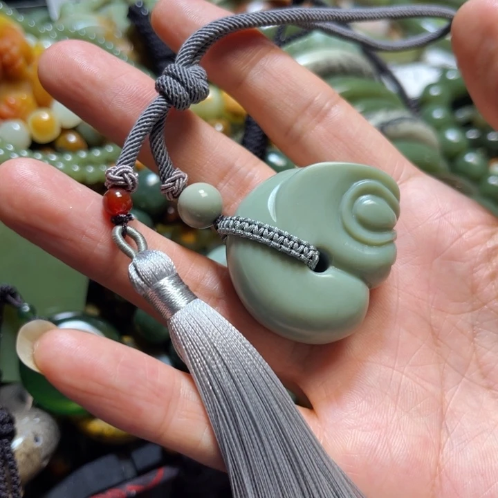 手链未镶嵌岫岩老玉（透闪石质玉）