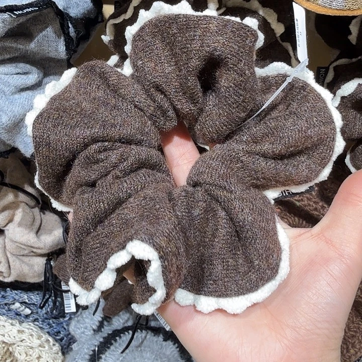 铁合金皮质深棕色带小花边长圈22