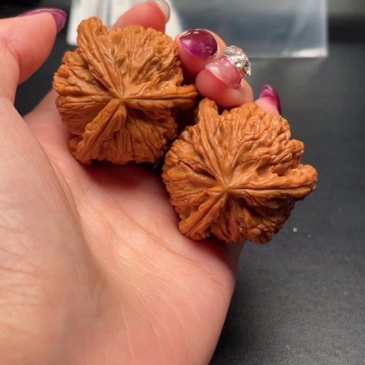 大***司吊坠文玩核桃白狮子