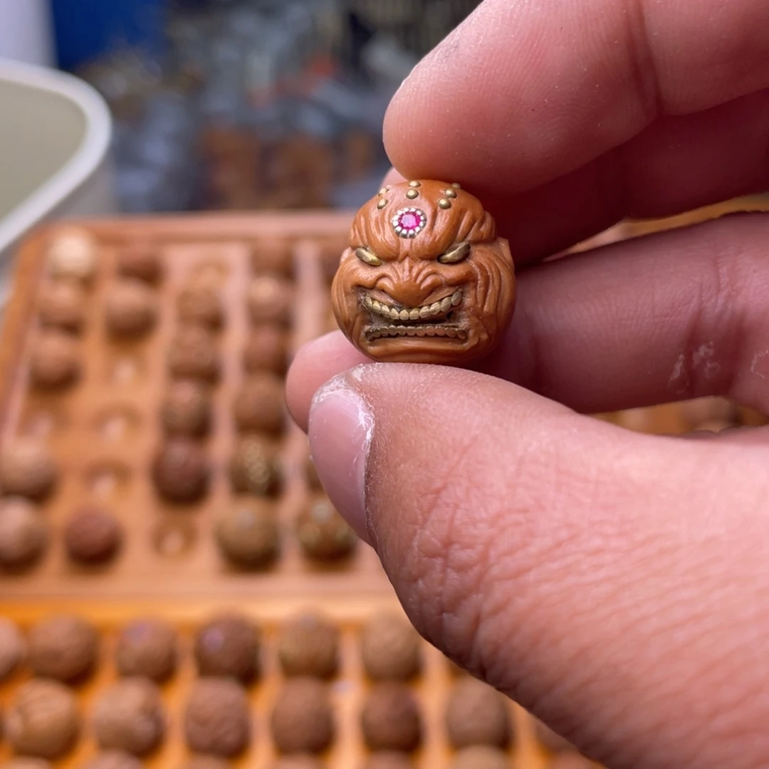 陆***浩吊坠猴头核桃猴头和他的戒疤恶僧