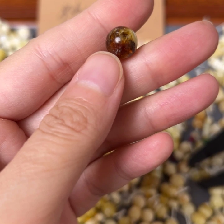 蜜蜡未镶嵌裸石10.1mm一个