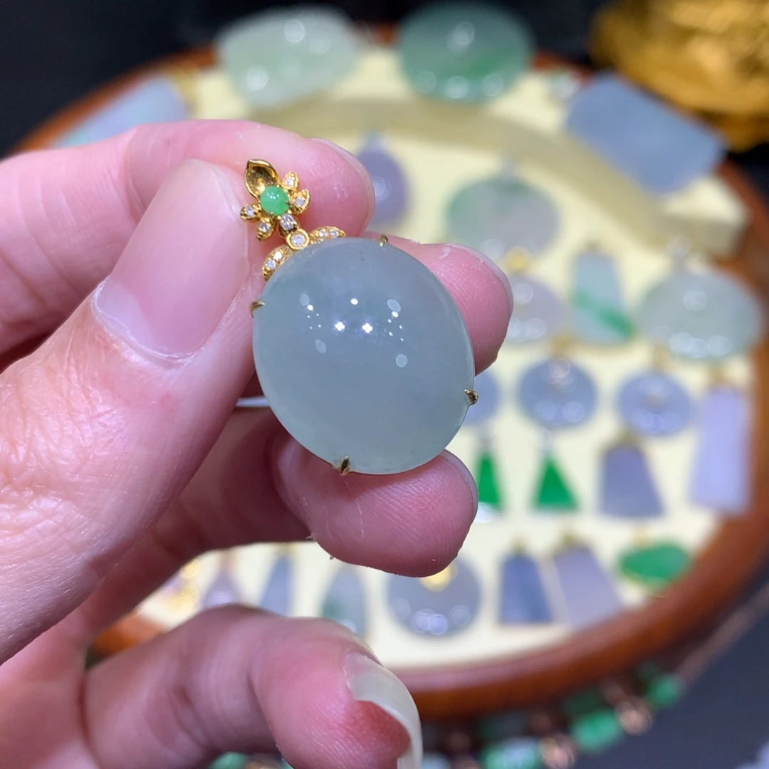 翡翠吊坠(不含链)18K金镶嵌