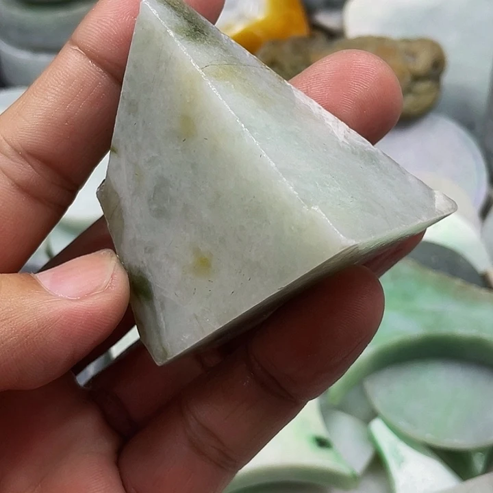 翡翠未镶嵌颈饰28号