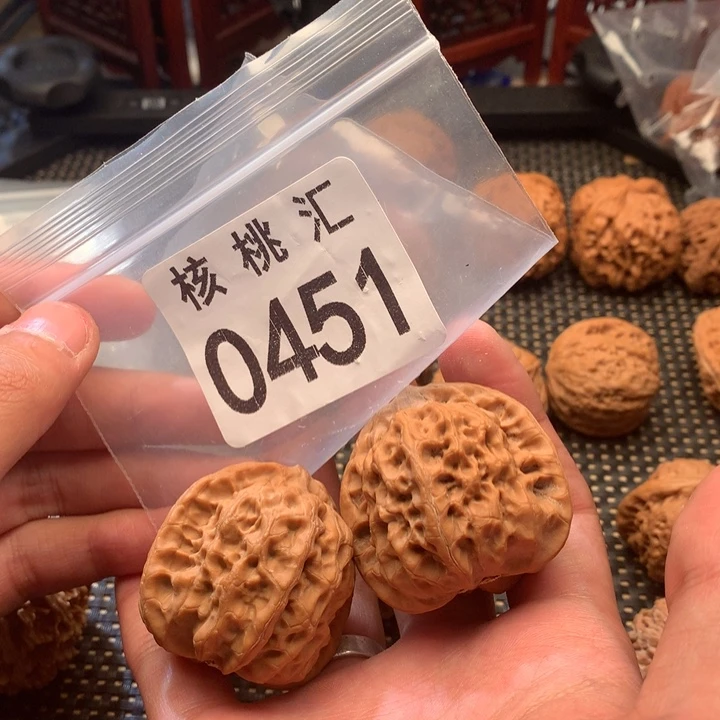 文玩核桃吊坠佛肚