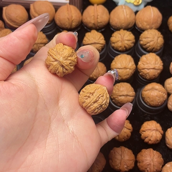 文玩核桃吊坠26号莲花磨盘