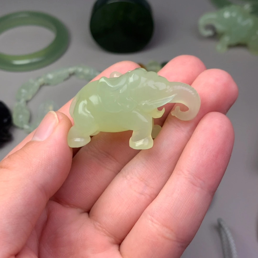 【闪购商品】未镶嵌蛇纹石玉岫玉