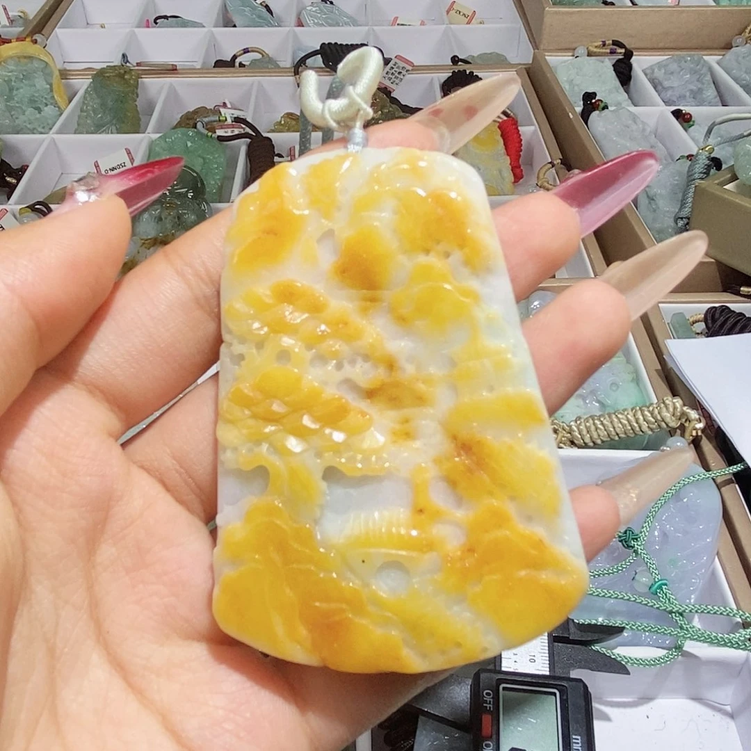 翡翠颈饰未镶嵌天然