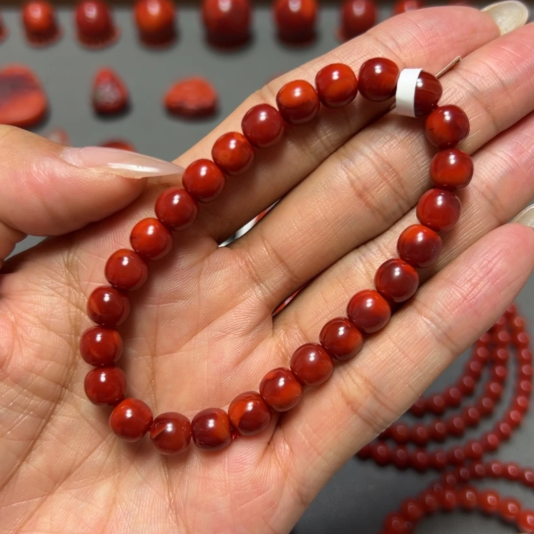 南红玛瑙未镶嵌手串 牛血红双色 约7.5mm 色肉兼具