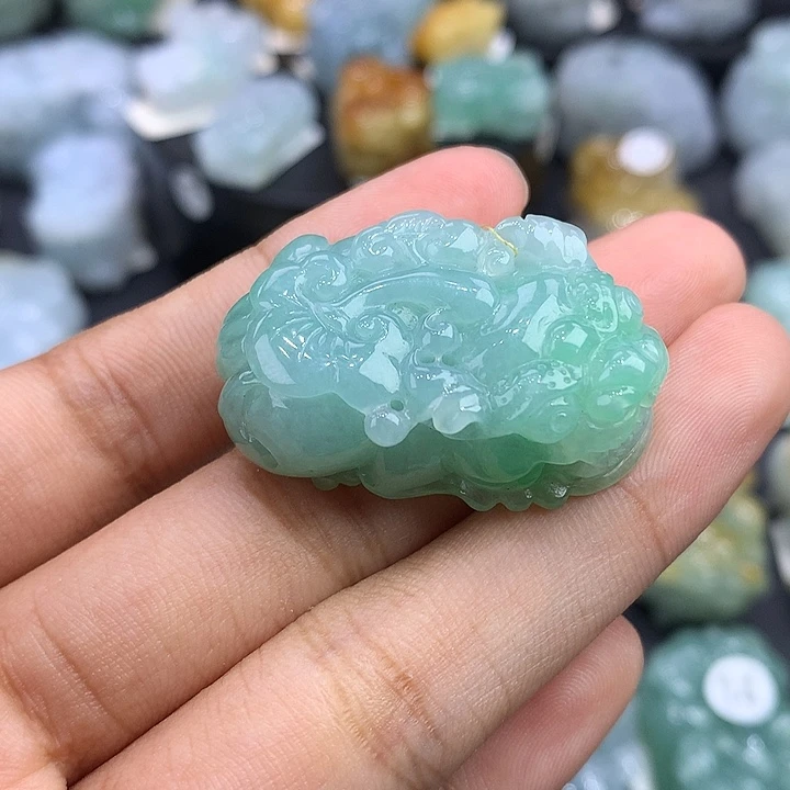 翡翠未镶嵌颈饰天然缅甸翡翠