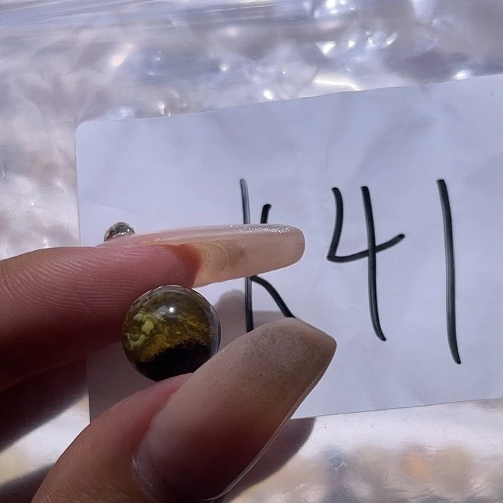 琥珀未镶嵌裸石10.6福利